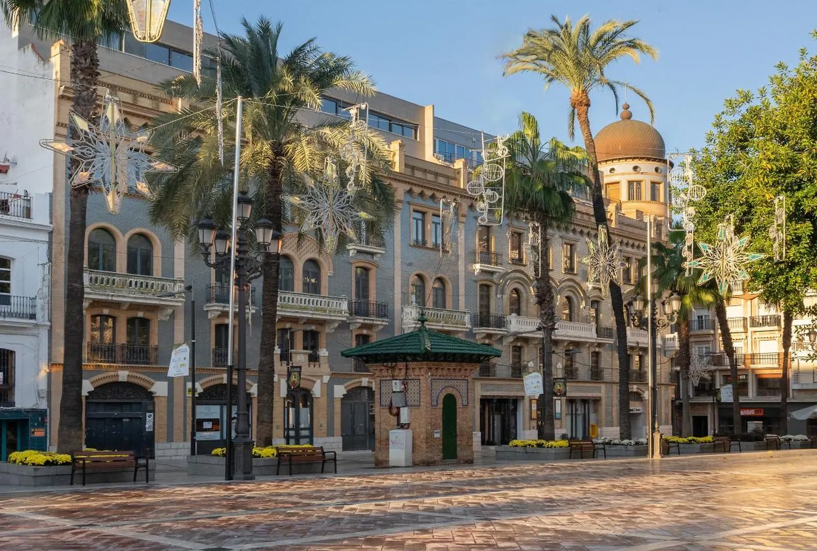 Conjunto De Apartamentos Antiguo Palacio Hotel Paris Huelva