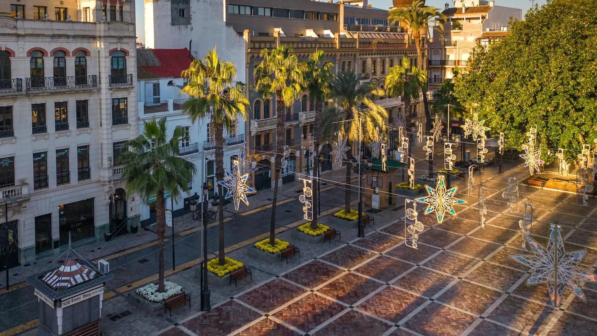 Conjunto De Apartamentos Antiguo Palacio Hotel Paris Huelva
